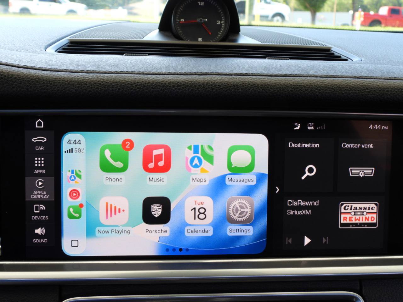 Used 2017 Porsche Panamera RWD image 74