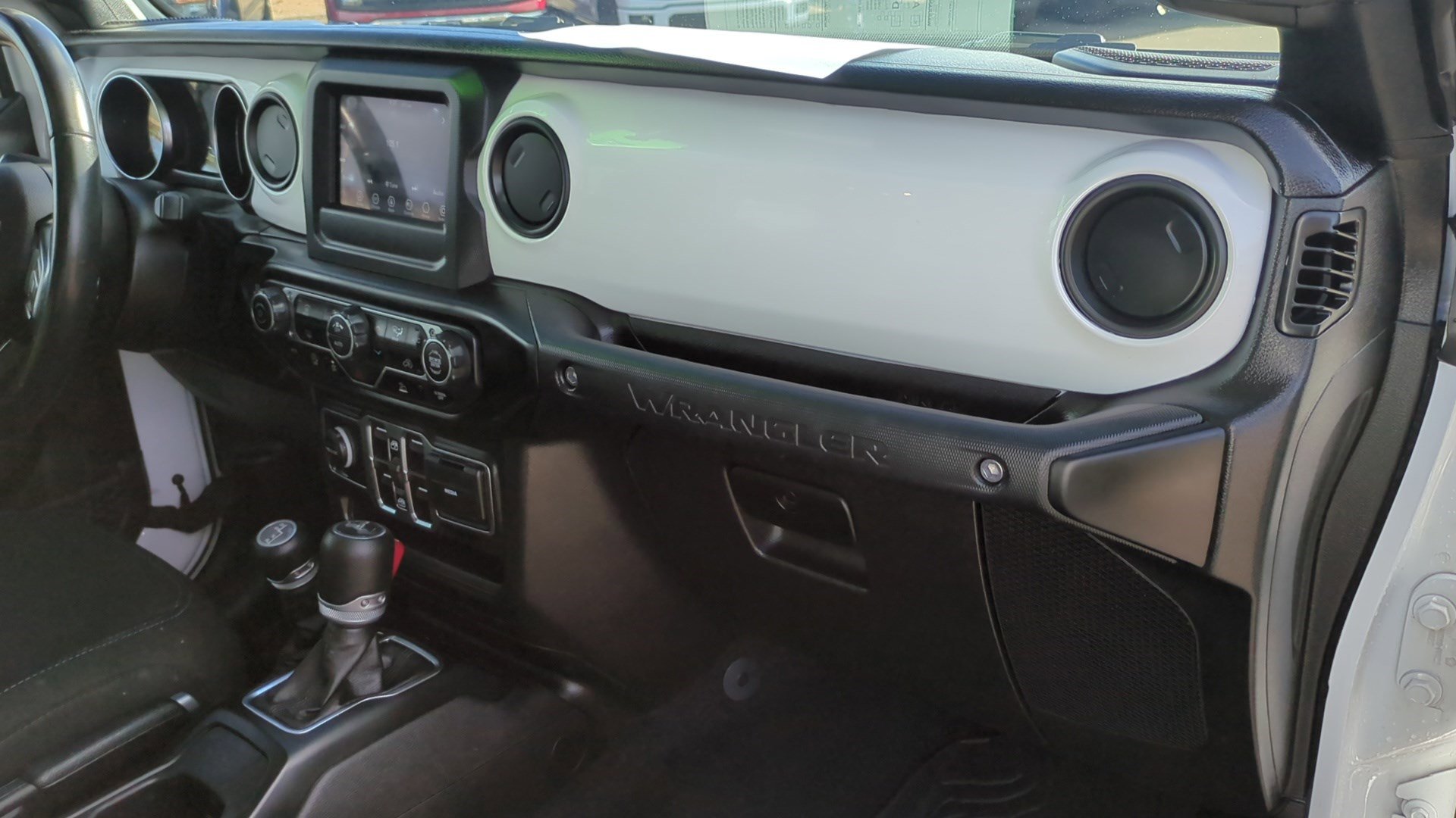 Used 2021 Jeep Wrangler Unlimited Islander image 29