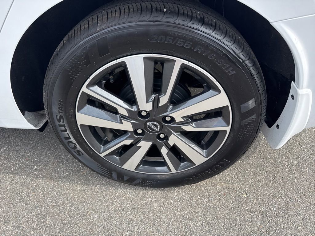 Used 2024 Nissan Versa S w/ S Plus Package image 25