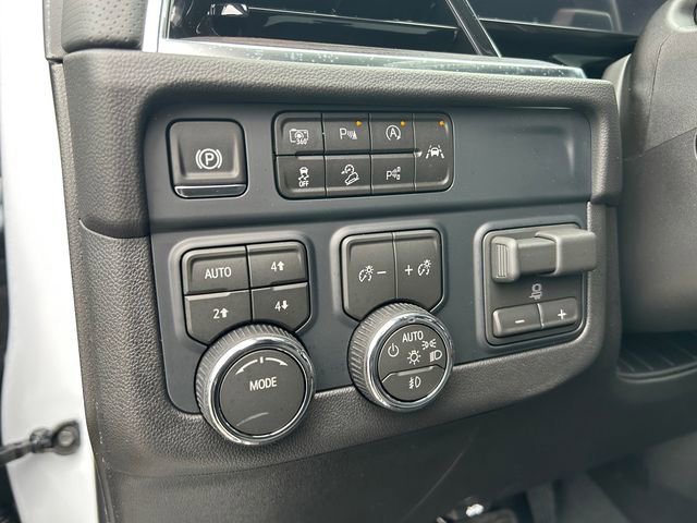 New 2026 Chevrolet Suburban Premier image 25