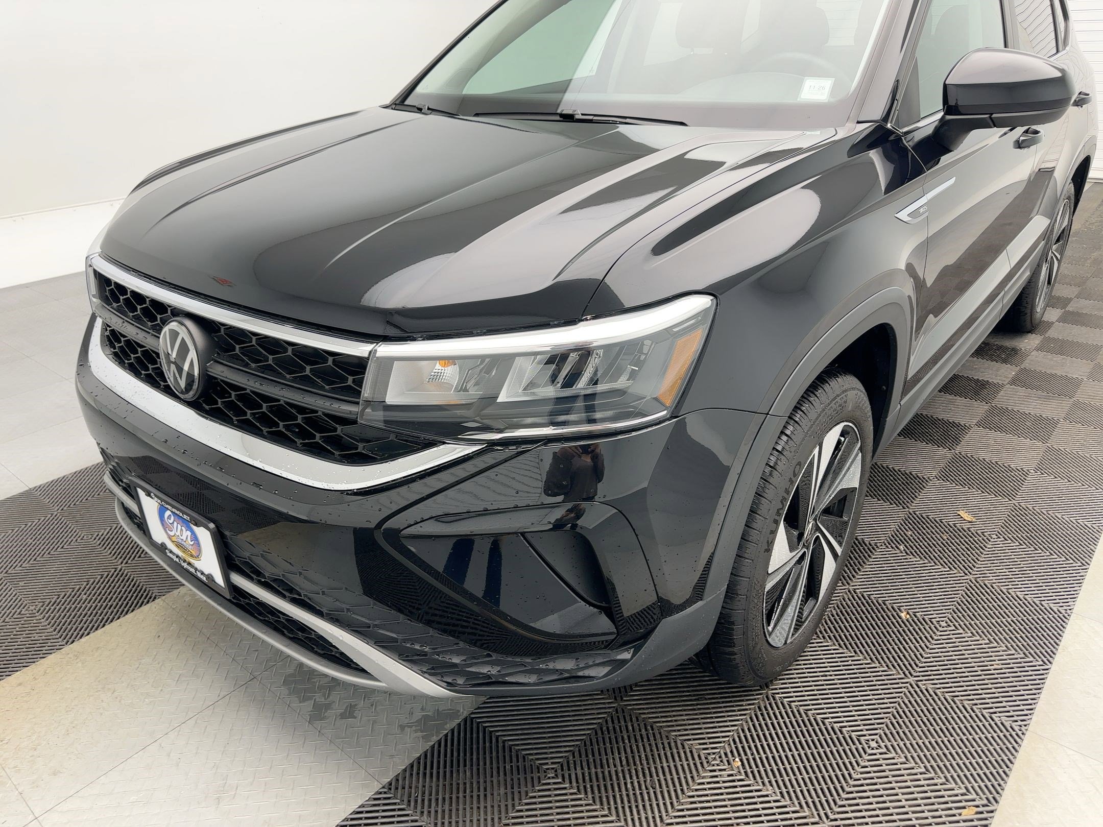 Used 2024 Volkswagen Taos SE image 19