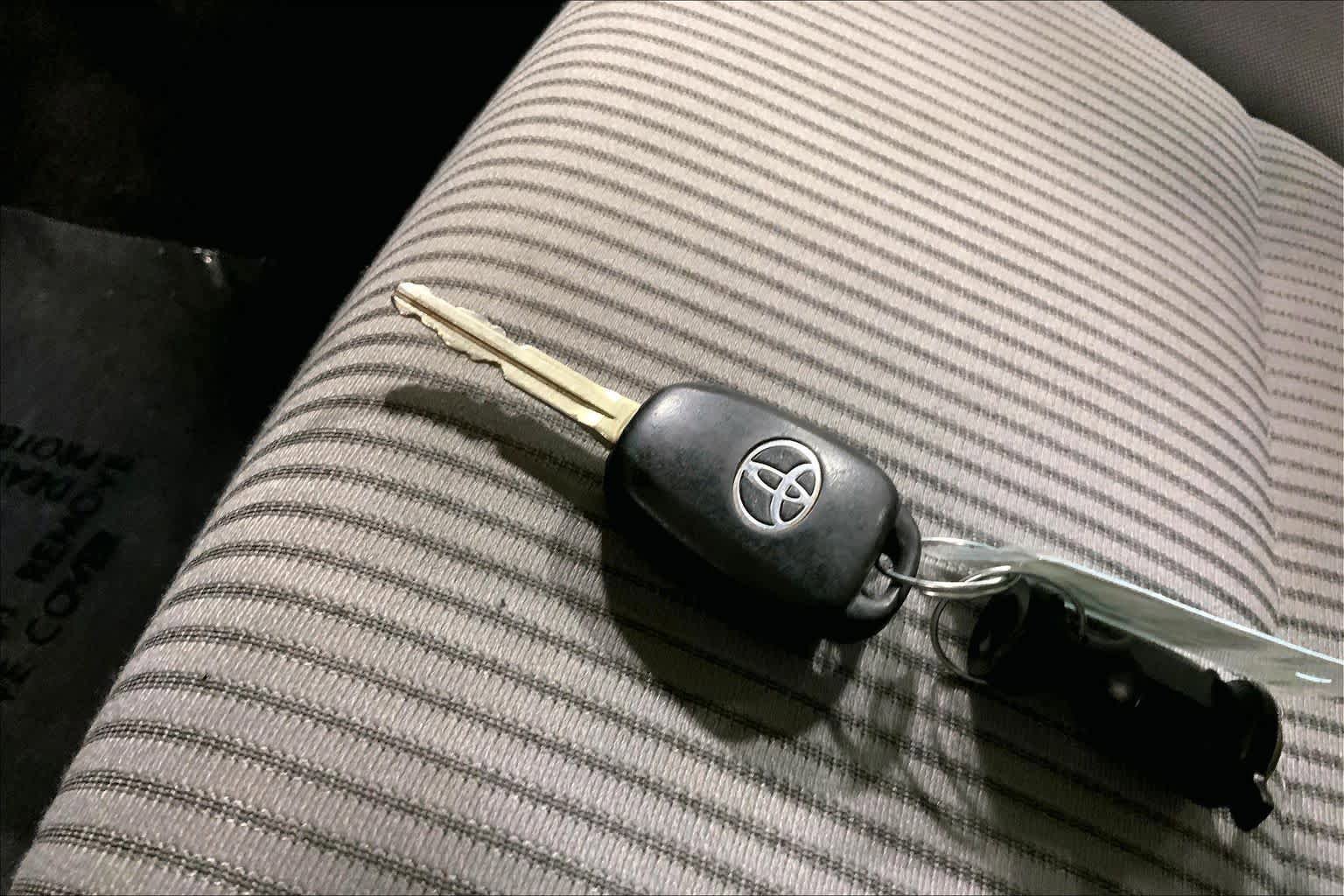 Used 2013 Toyota RAV4 LE AWD/4WD image 15