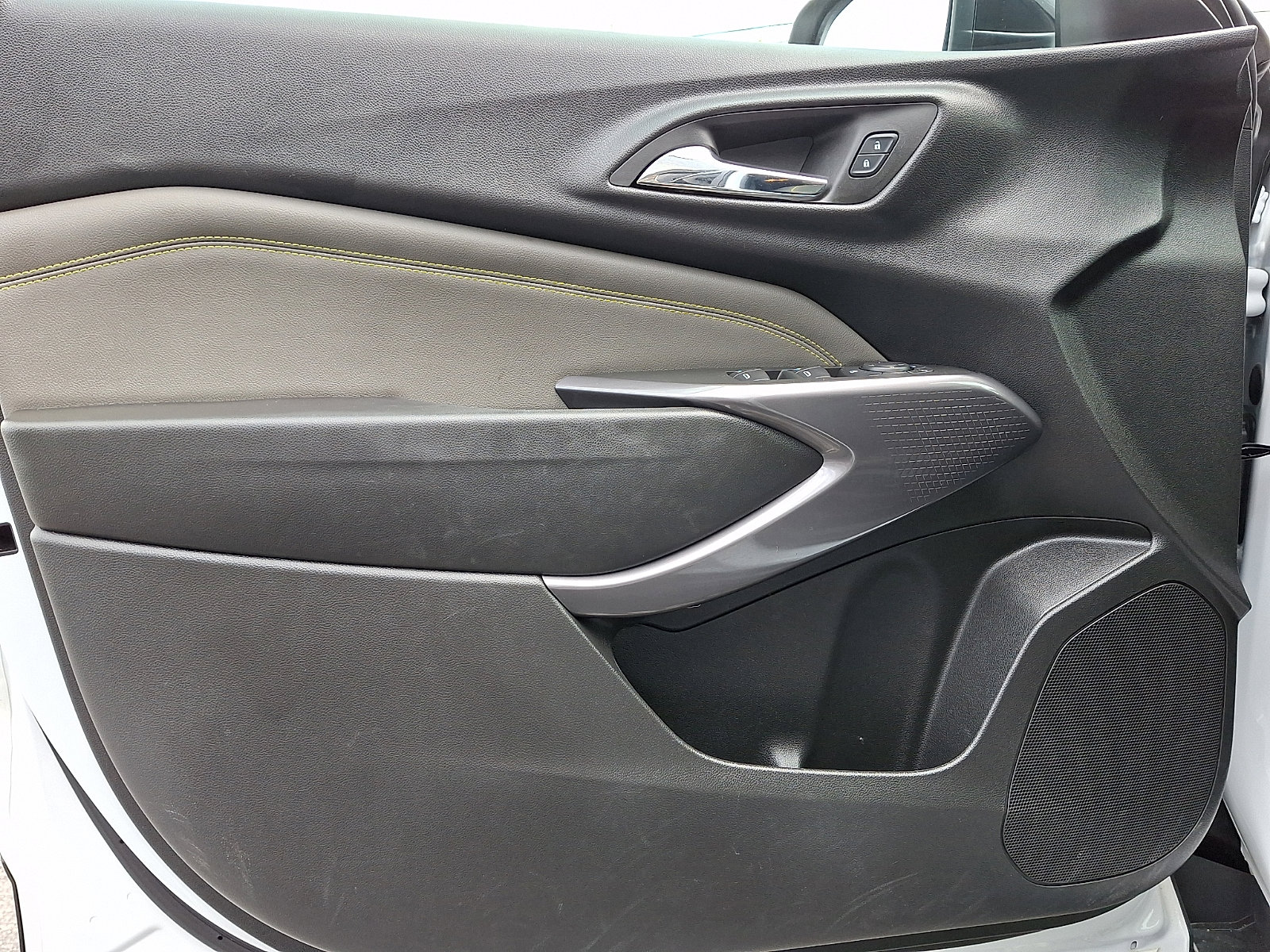 Used 2024 Chevrolet Trax ACTIV FWD image 13