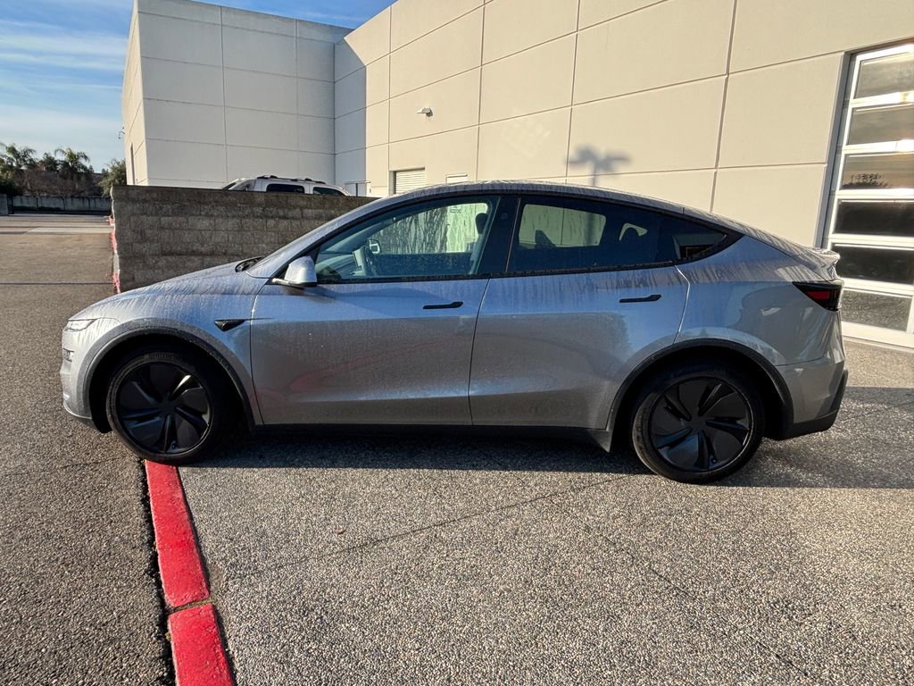 Used 2026 Tesla Model Y AWD image 7