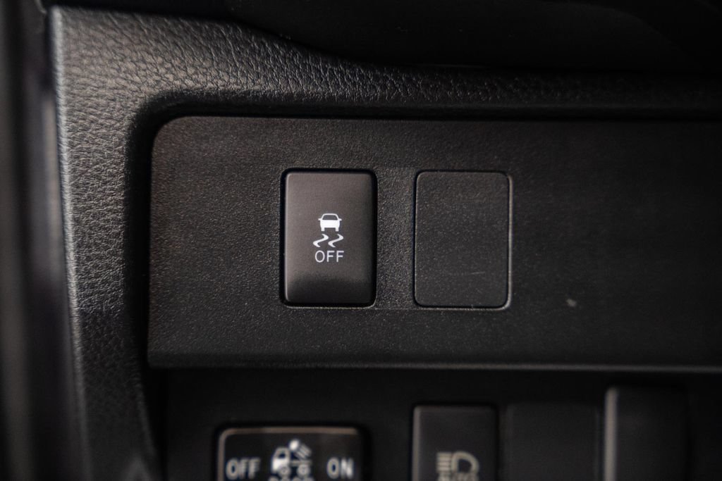 Certified 2021 Toyota Tacoma SR AWD/4WD image 37