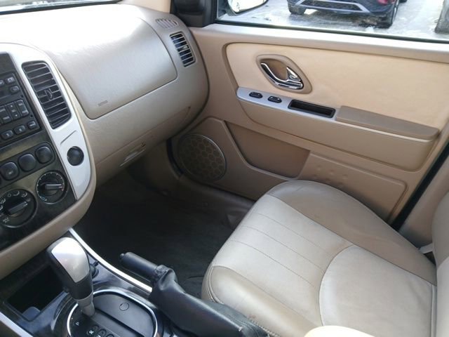 Used 2006 Mercury Mariner Luxury image 24