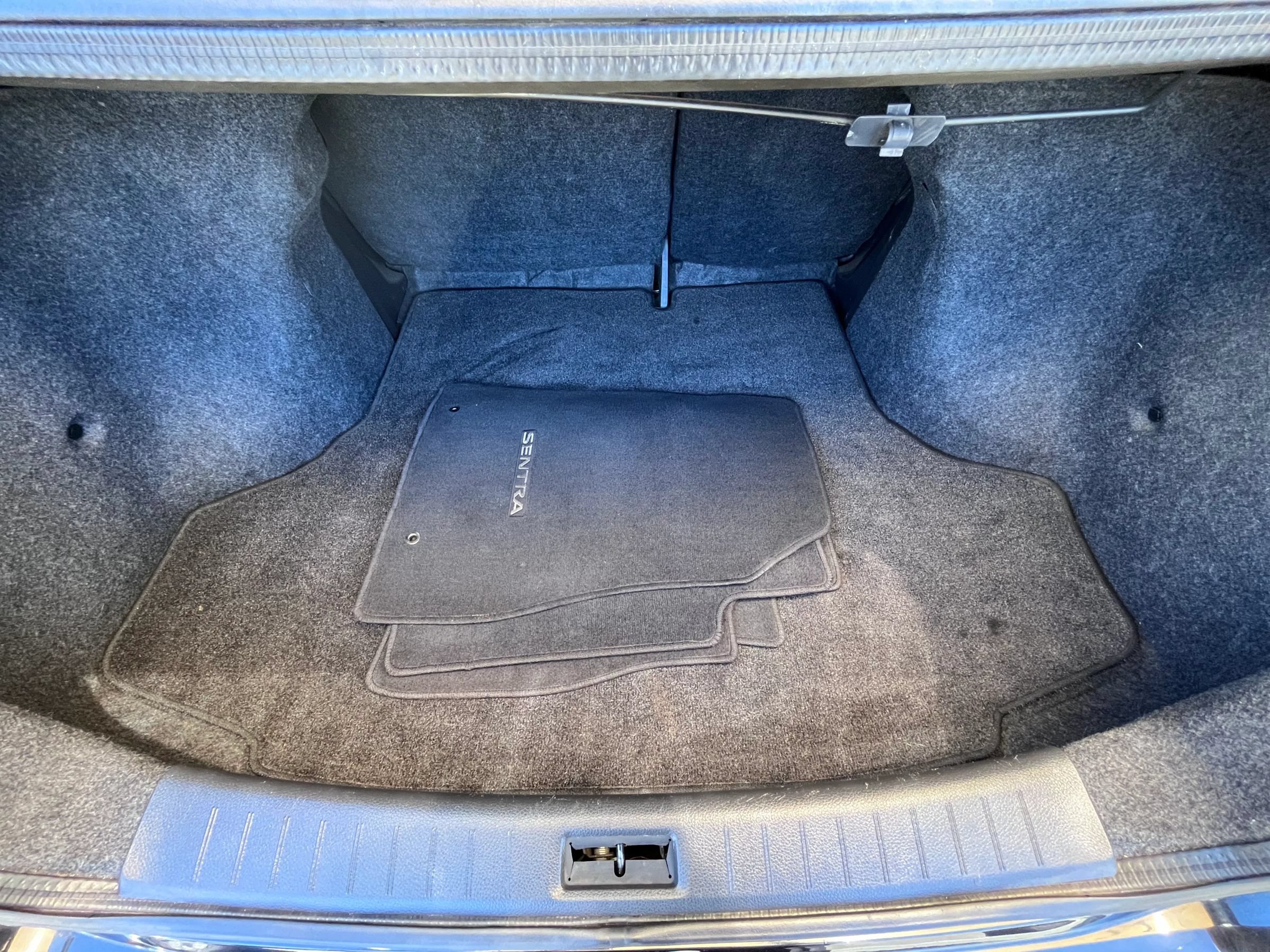 Used 2014 Nissan Sentra SV FWD image 19