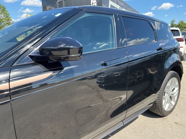 Used 2022 Land Rover Range Rover Evoque R-Dynamic SE image 11