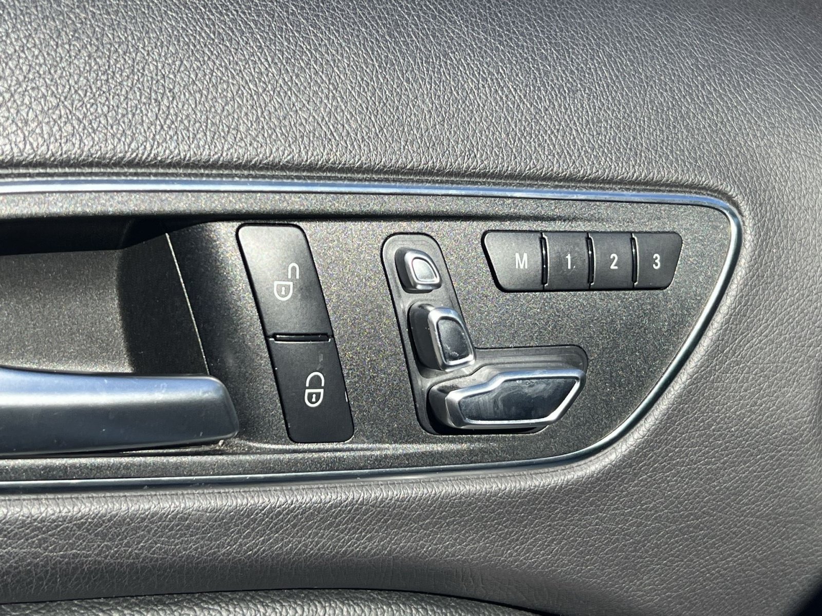 Used 2018 Mercedes-Benz GLA 250 image 32