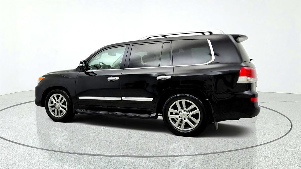 Used 2013 Lexus LX 570 4WD w/ Luxury Pkg image 7