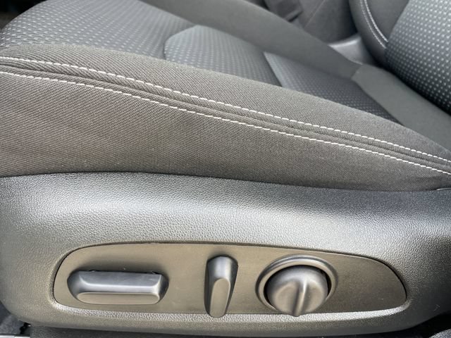 Used 2023 GMC Terrain SLE w/ Driver Convenience Package FWD image 24