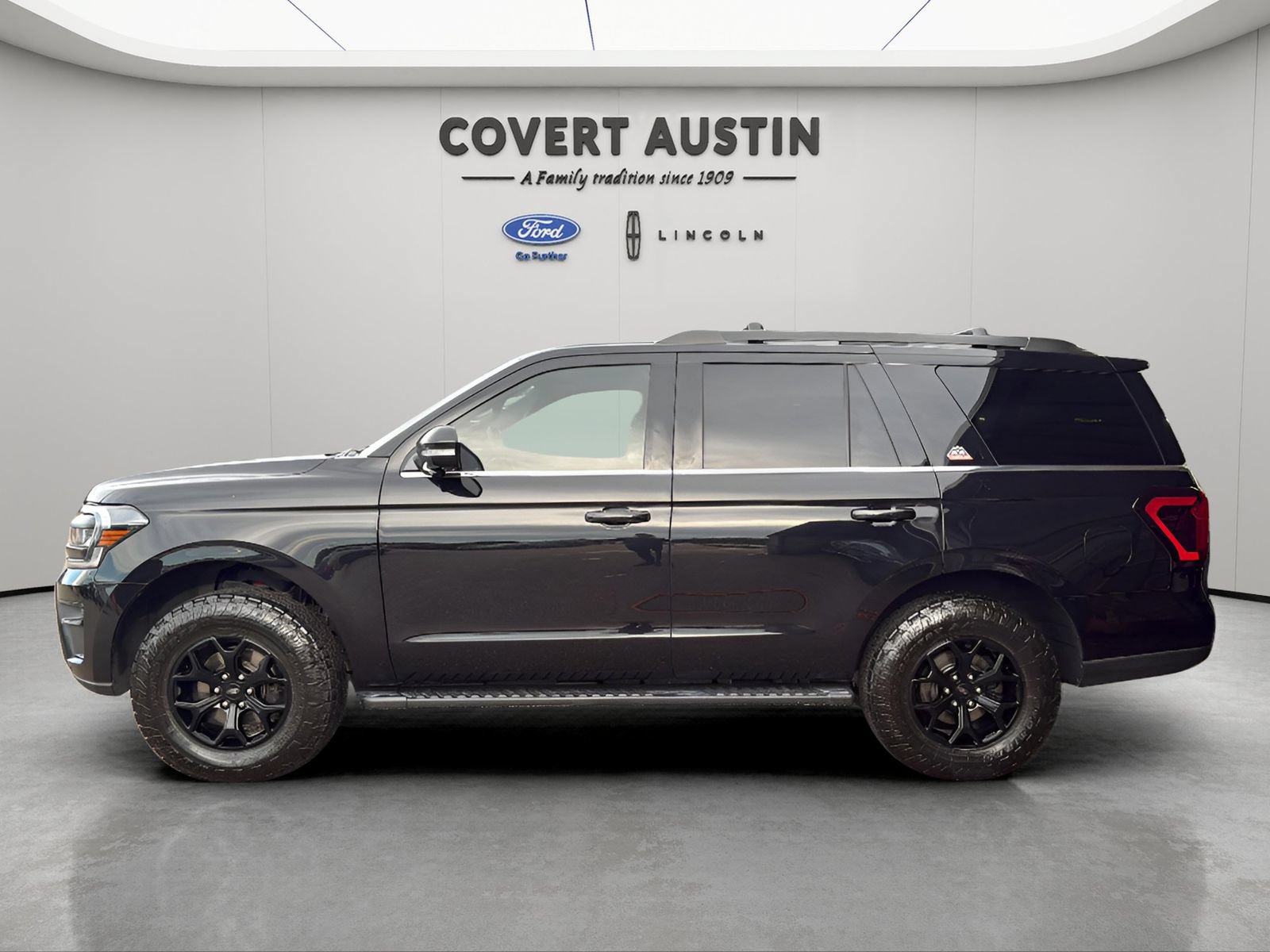 Used 2022 Ford Expedition Timberline AWD/4WD image 2