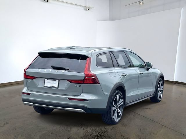 Used 2024 Volvo V60 B5 Cross Country Plus w/ Climate Package AWD/4WD image 7