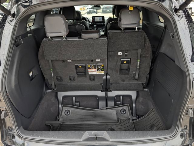 Used 2023 Toyota Sienna XSE AWD/4WD image 29