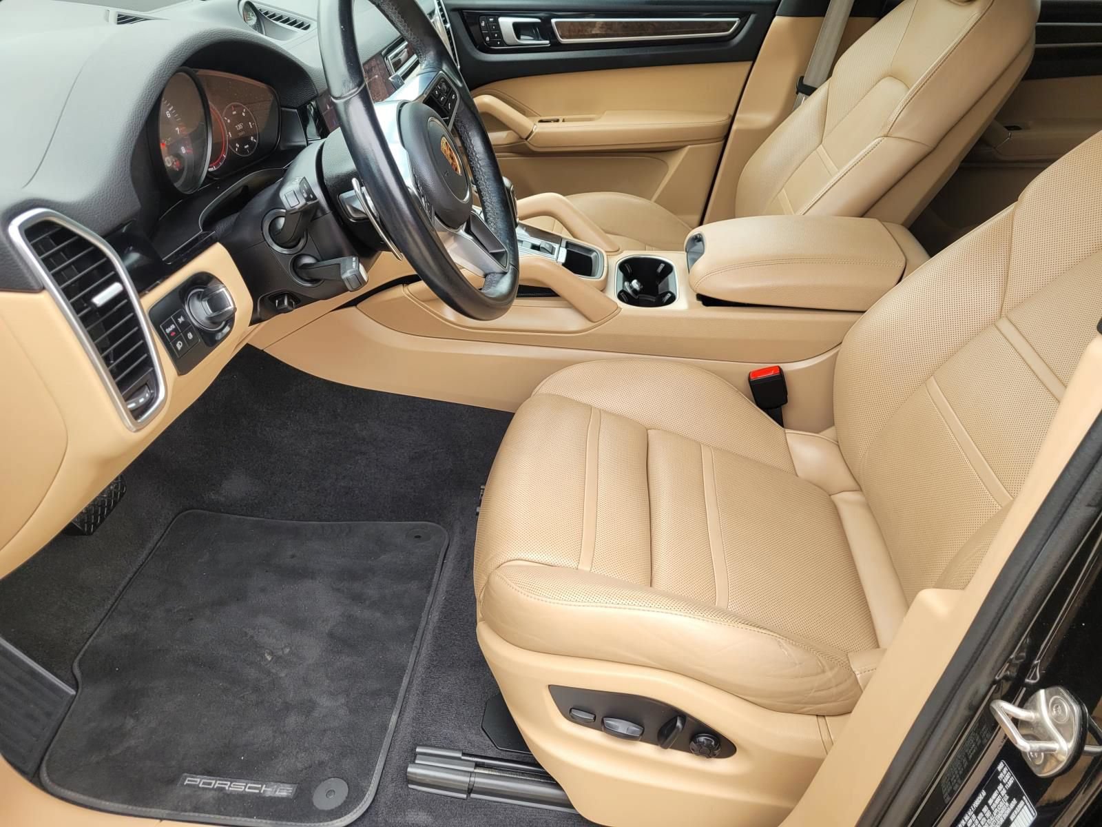 Used 2023 Porsche Cayenne Platinum Edition AWD/4WD image 25