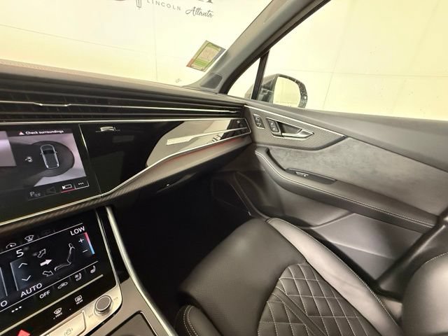 Used 2025 Audi SQ7 Prestige AWD/4WD image 28