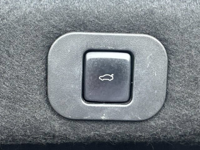 Used 2018 Lincoln Continental Select w/ Continental Climate Package FWD image 15