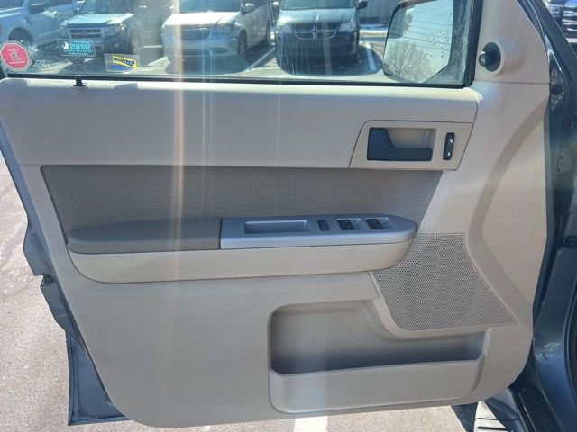 Used 2011 Ford Escape XLT w/ Canadian Winter Pkg image 12