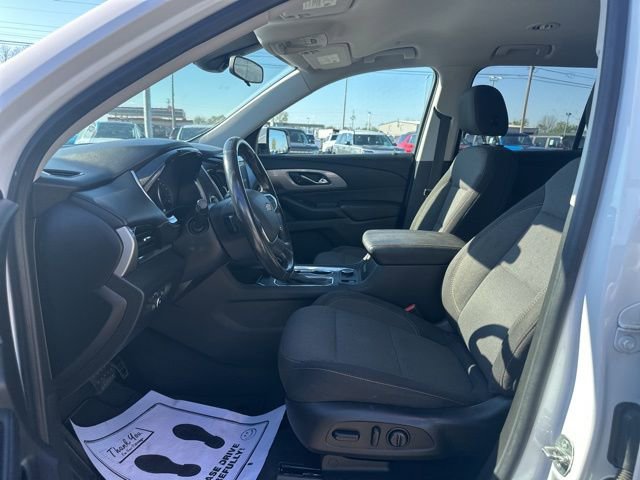 Used 2020 Chevrolet Traverse LT image 32