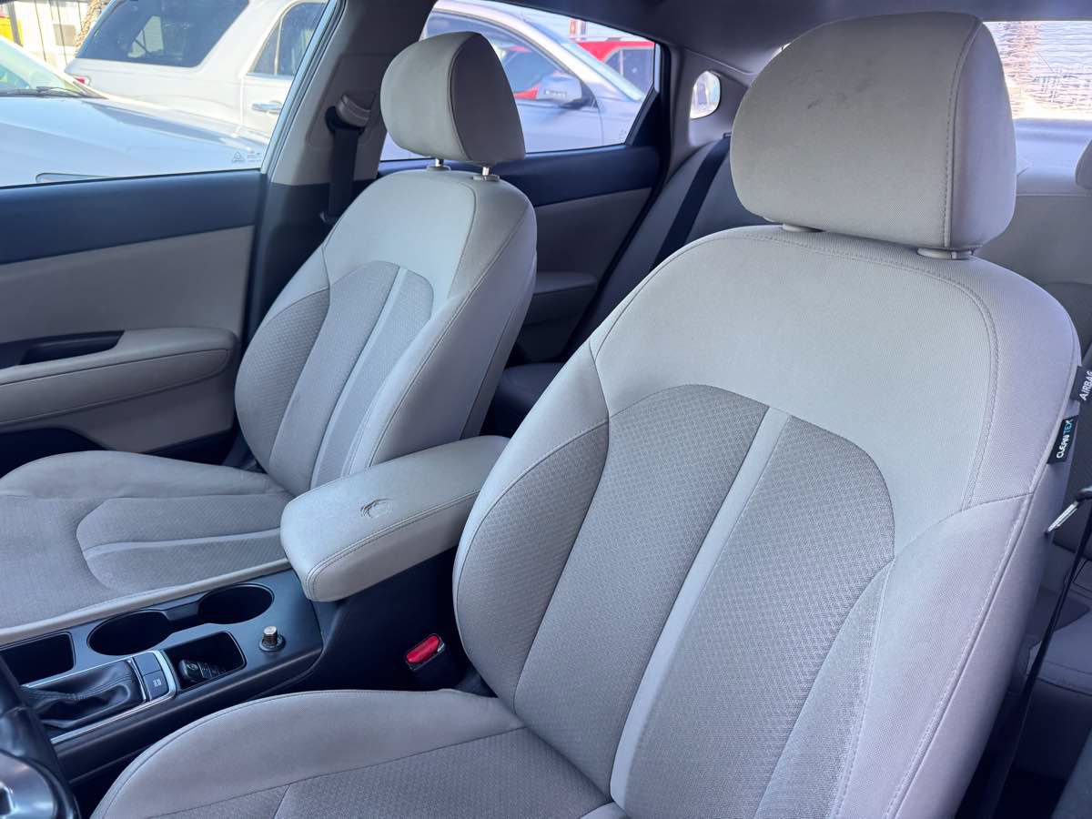 Used 2016 Kia Optima LX FWD image 37