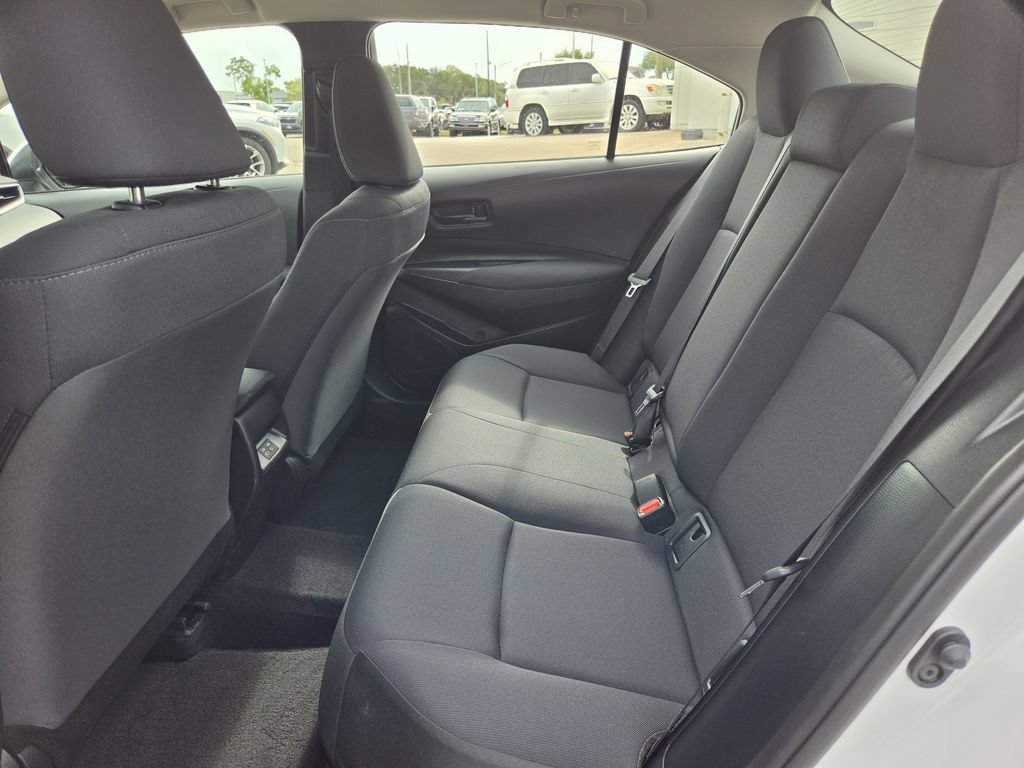 Used 2026 Toyota Corolla LE FWD image 27