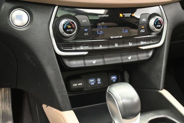 Used 2019 Hyundai Santa Fe Limited FWD image 4