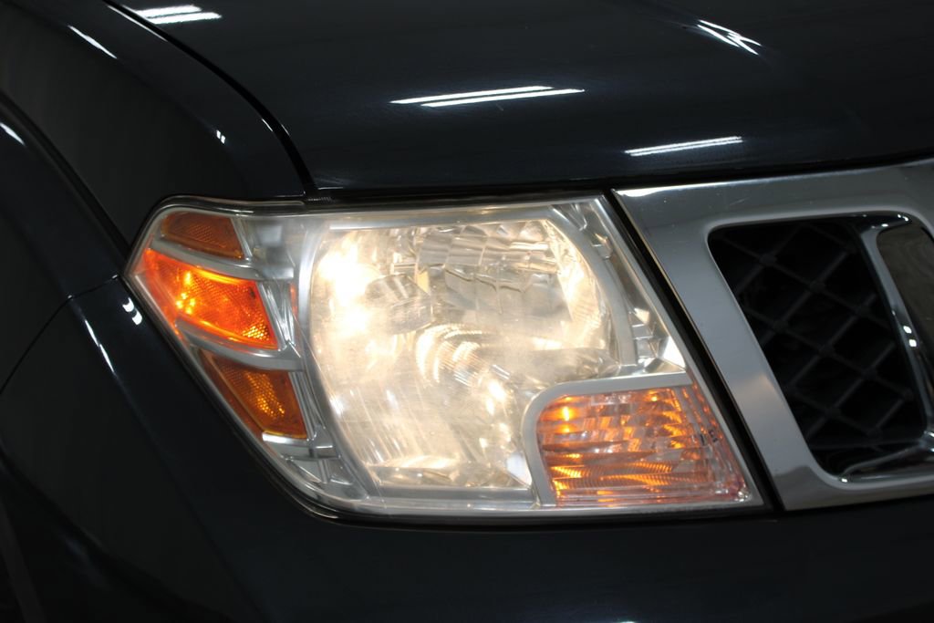 Used 2013 Nissan Frontier SV RWD image 12