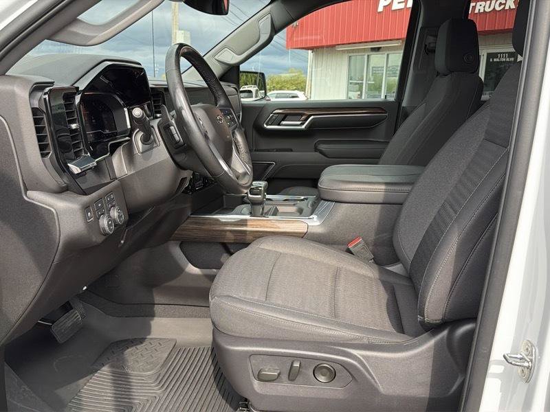 Used 2024 Chevrolet Silverado 1500 RST w/ Convenience Package II AWD/4WD image 13