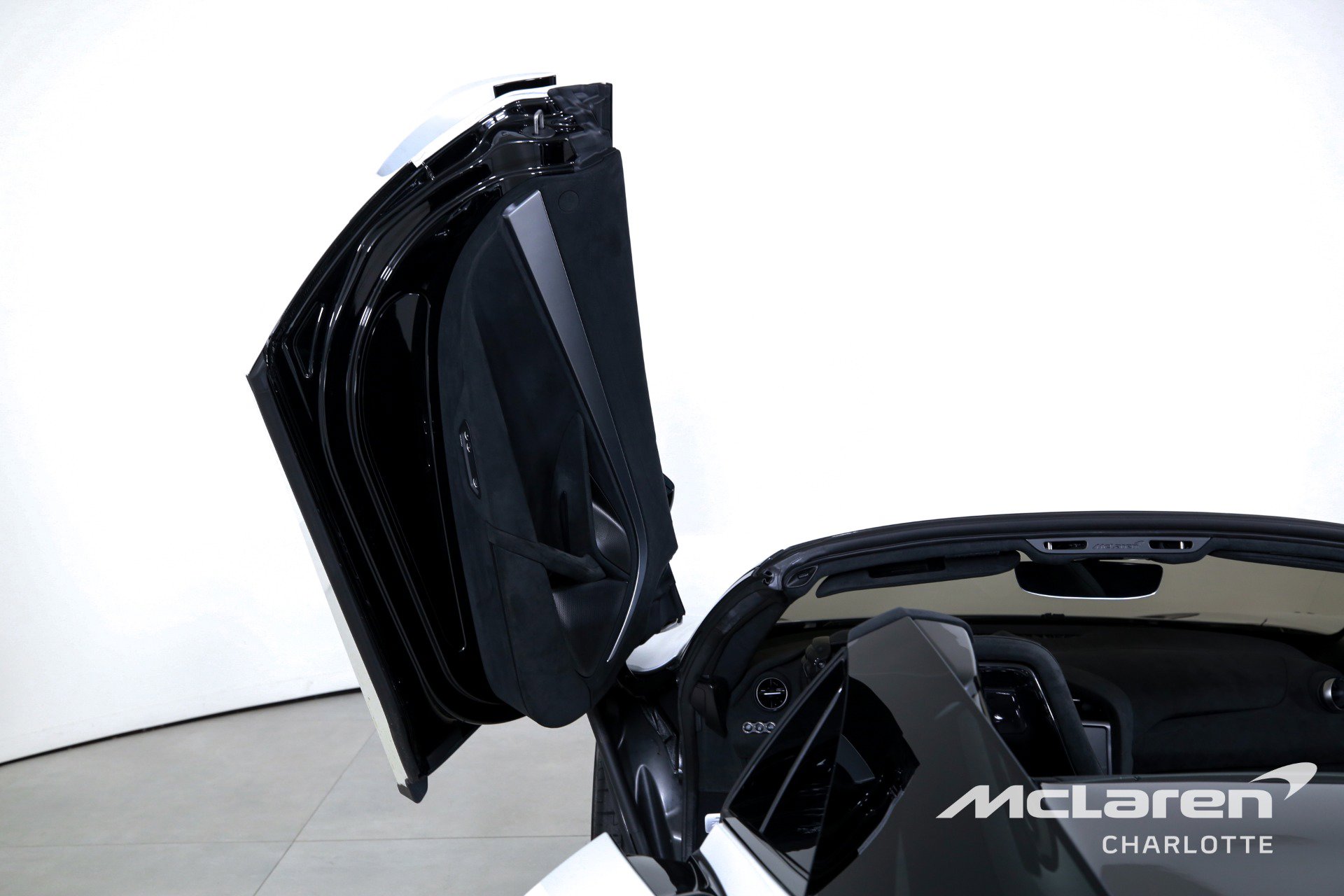 Used 2024 McLaren 750S Spider image 12