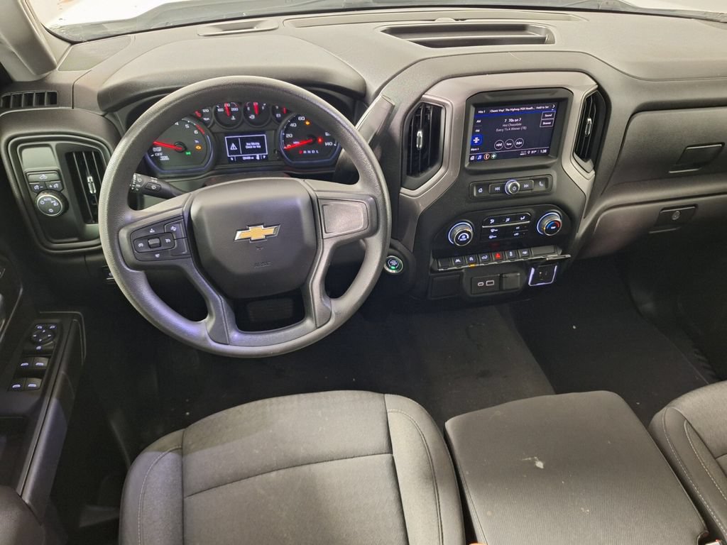 Used 2023 Chevrolet Silverado 1500 Custom RWD image 9