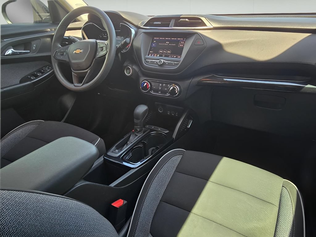 Used 2021 Chevrolet TrailBlazer LT FWD image 11