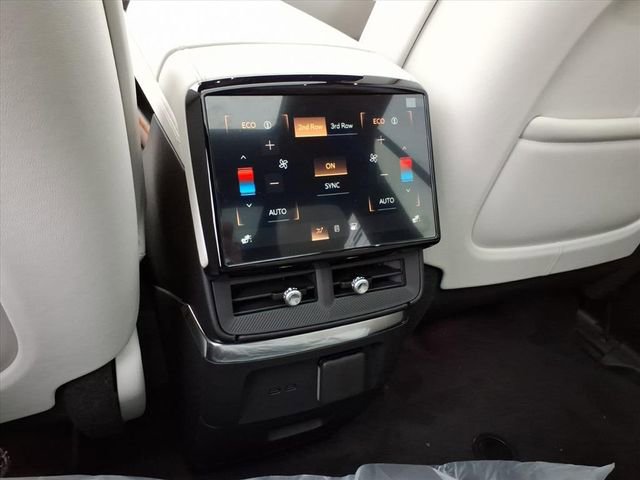 New 2026 Cadillac Vistiq Sport image 15