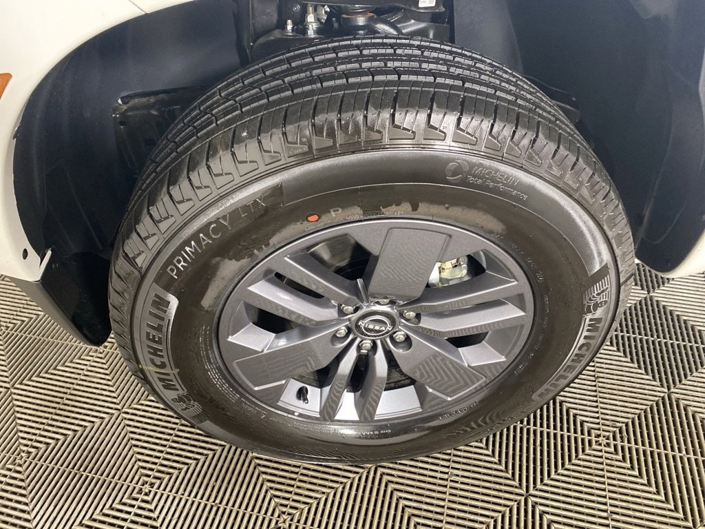 Used 2025 Nissan Frontier SV image 26