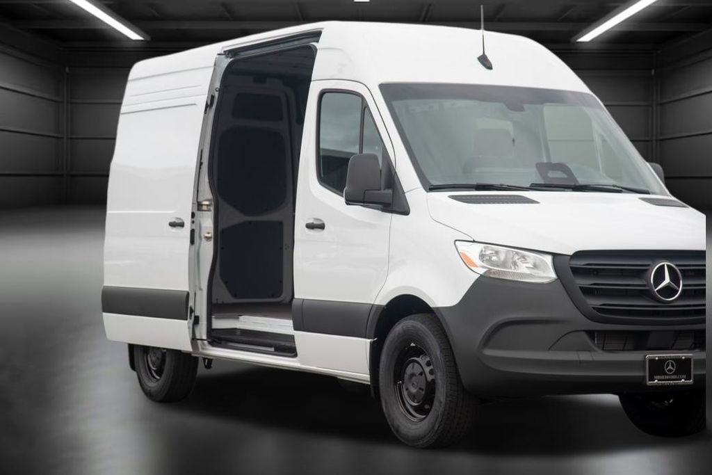 Used 2025 Mercedes-Benz Sprinter 2500 image 8