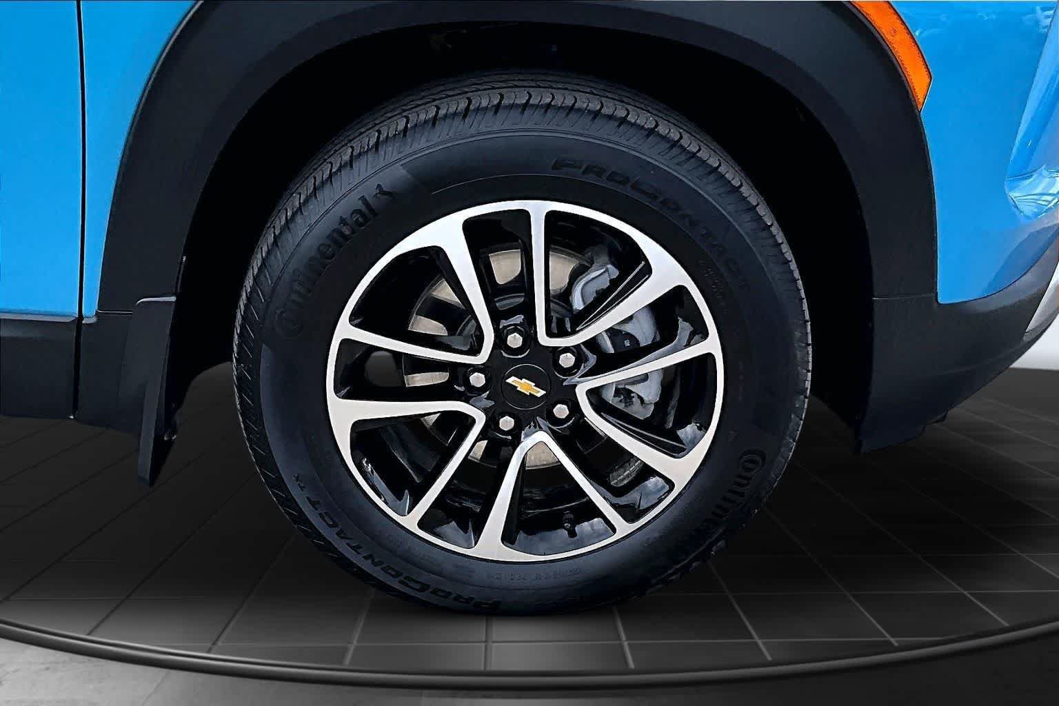 Used 2026 Chevrolet TrailBlazer LT w/ LT Cold Weather Package AWD/4WD image 34