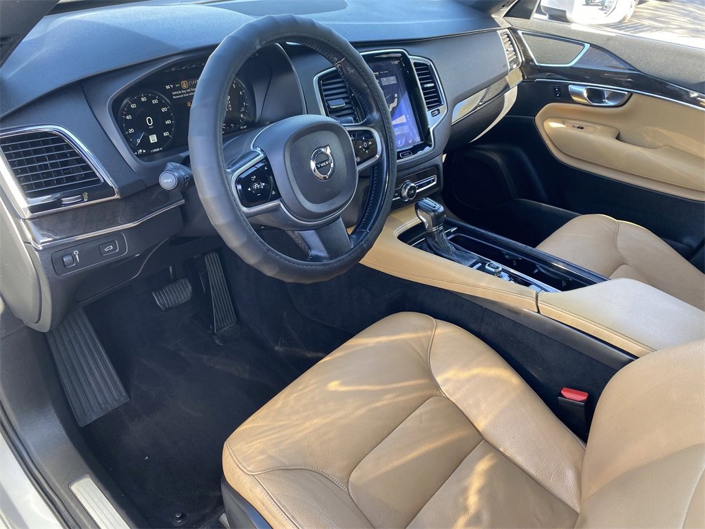 Used 2018 Volvo XC90 T6 Momentum w/ Convenience Package image 18