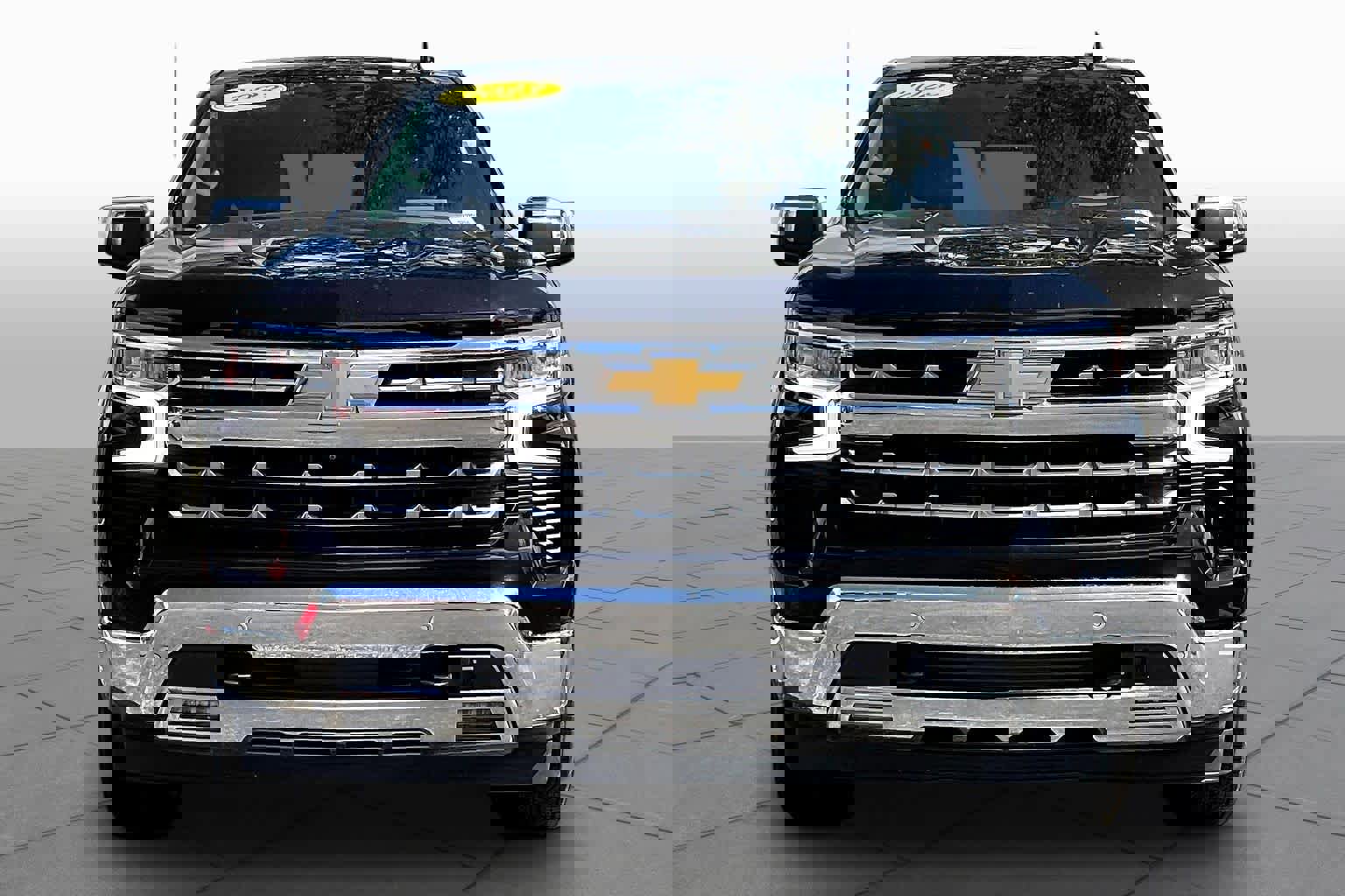 Used 2023 Chevrolet Silverado 1500 LTZ w/ LTZ Premium Package AWD/4WD image 4