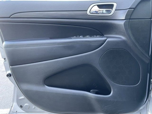 Used 2021 Jeep Grand Cherokee Laredo X image 9