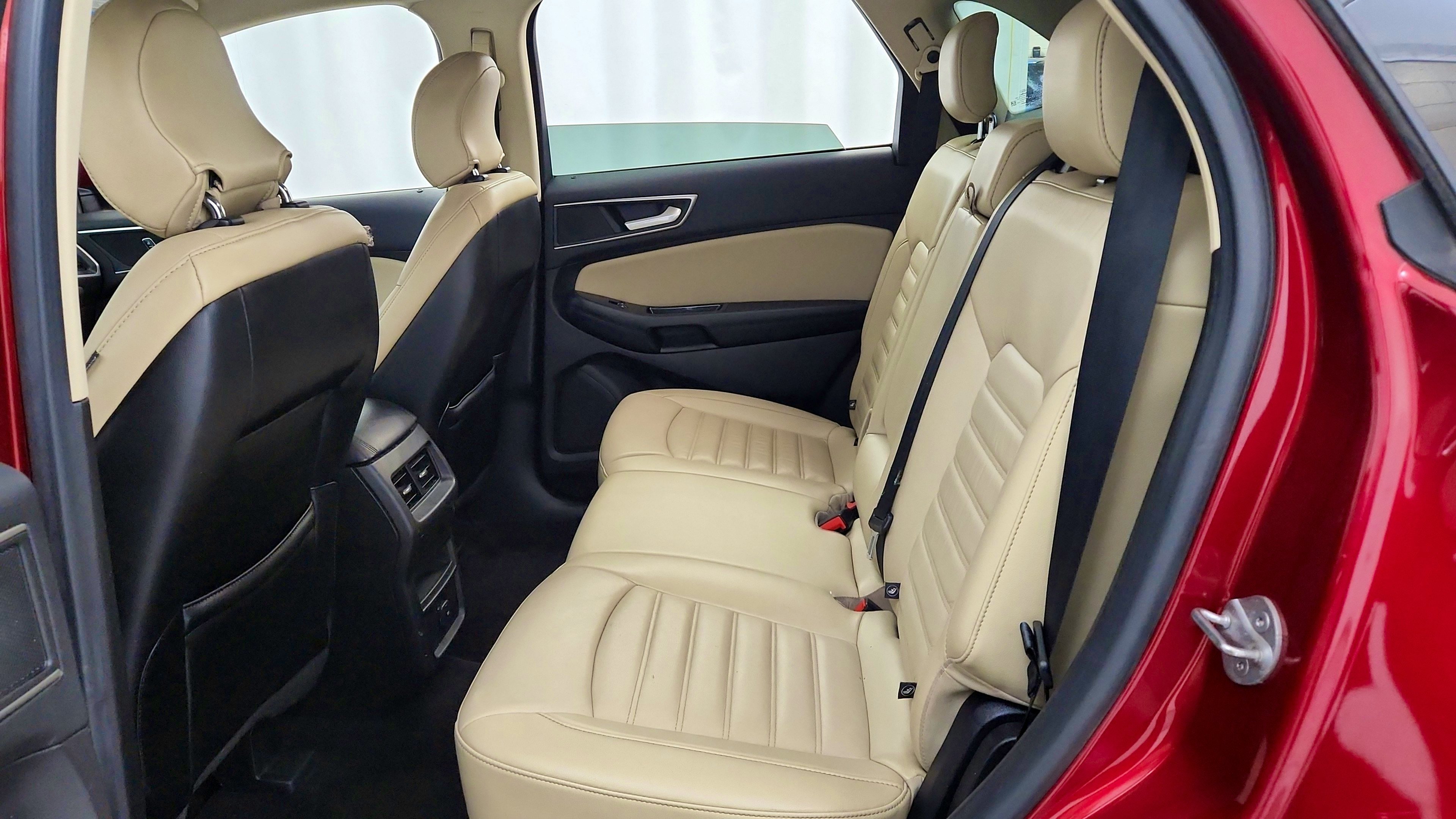 Used 2016 Ford Edge SEL w/ Equipment Group 201A AWD/4WD image 28