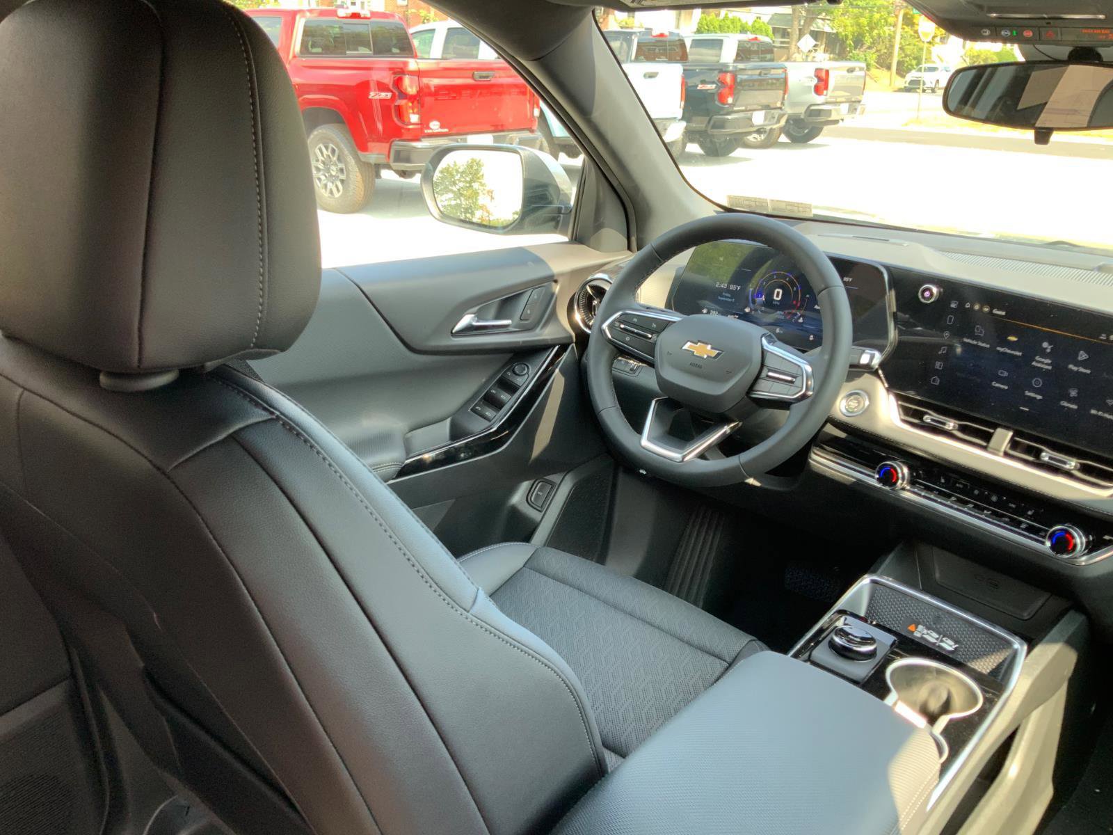 New 2026 Chevrolet Equinox LT w/ Convenience Package II image 14