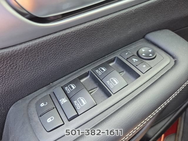 Used 2026 Chrysler Pacifica Limited w/ Uconnect Theater Family Group FWD image 36