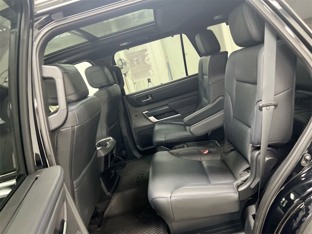 Used 2025 Toyota Sequoia Platinum image 23