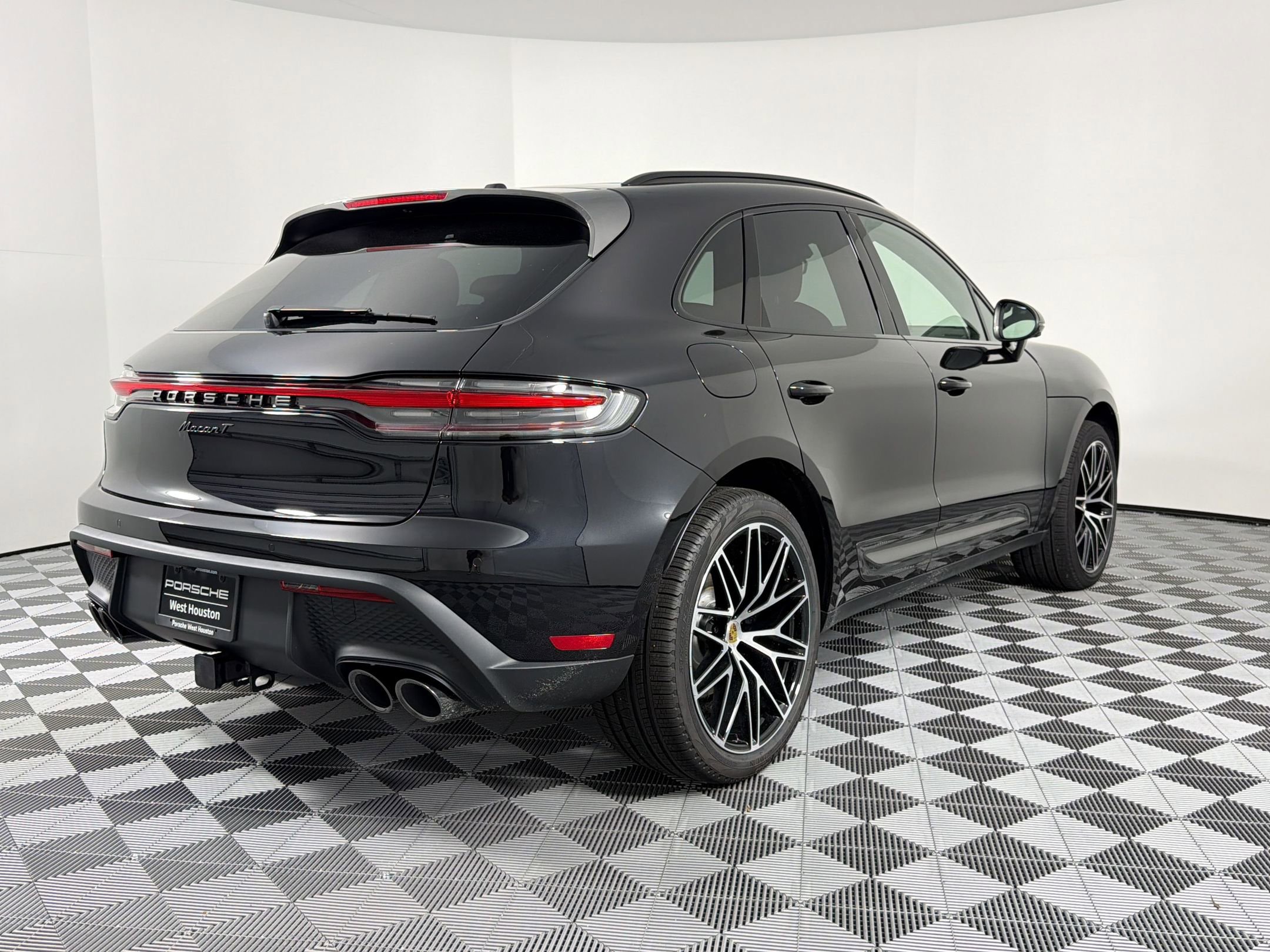 New 2026 Porsche Macan Turbo AWD/4WD image 9