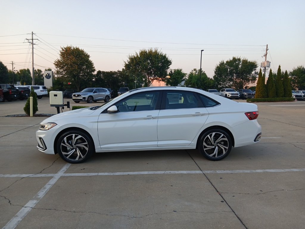New 2027 Volkswagen Jetta SEL FWD image 4
