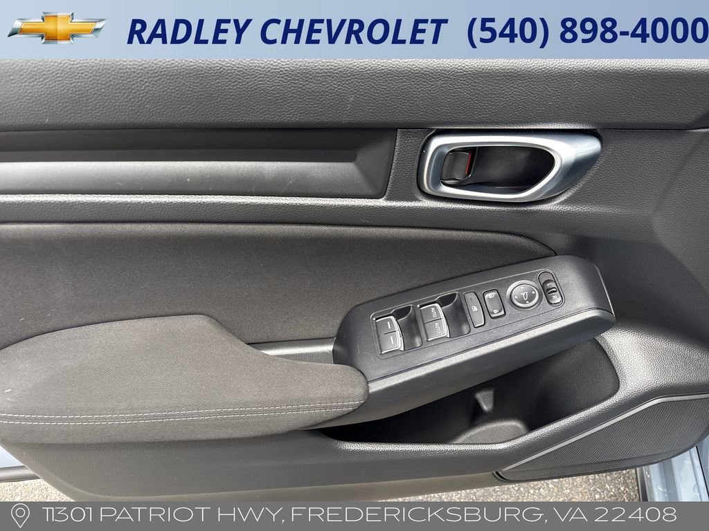 Used 2023 Honda Civic Sport image 5