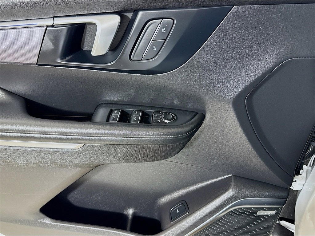 Certified 2025 Buick Enclave Sport Touring image 16