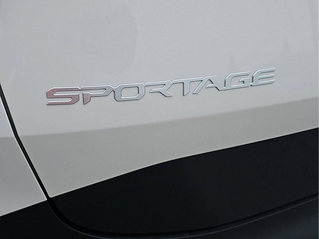 Used 2025 Kia Sportage EX w/ EX Premium Package AWD/4WD image 11