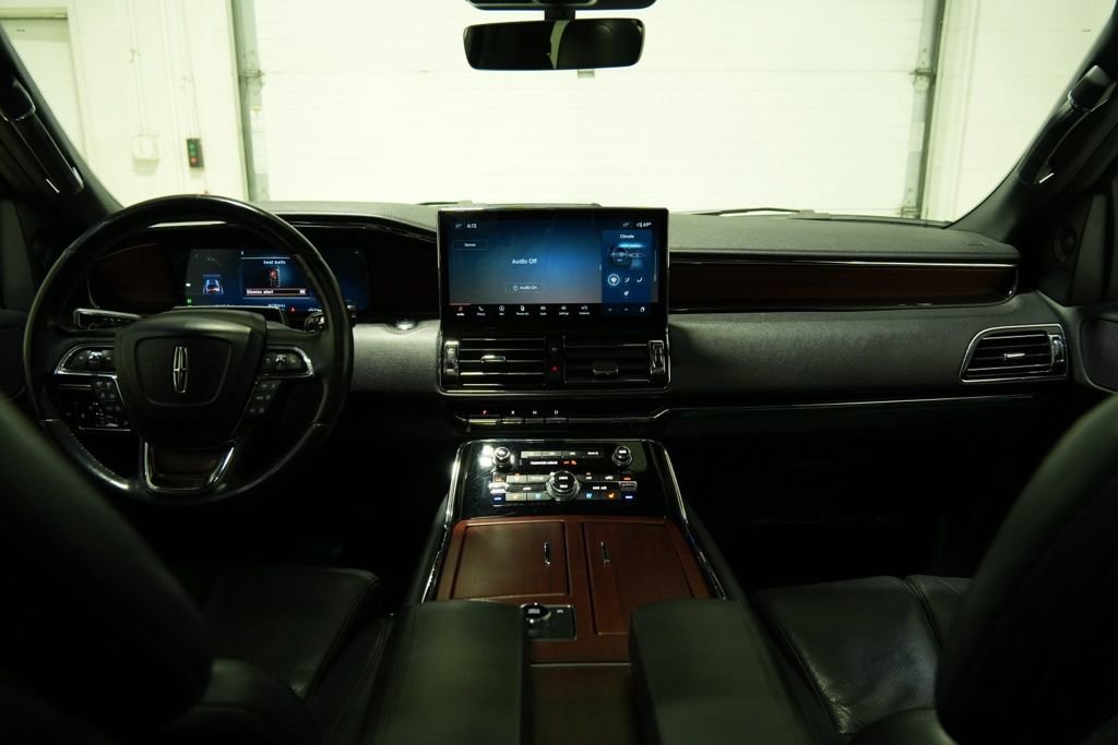 Used 2023 Lincoln Navigator Reserve AWD/4WD image 23