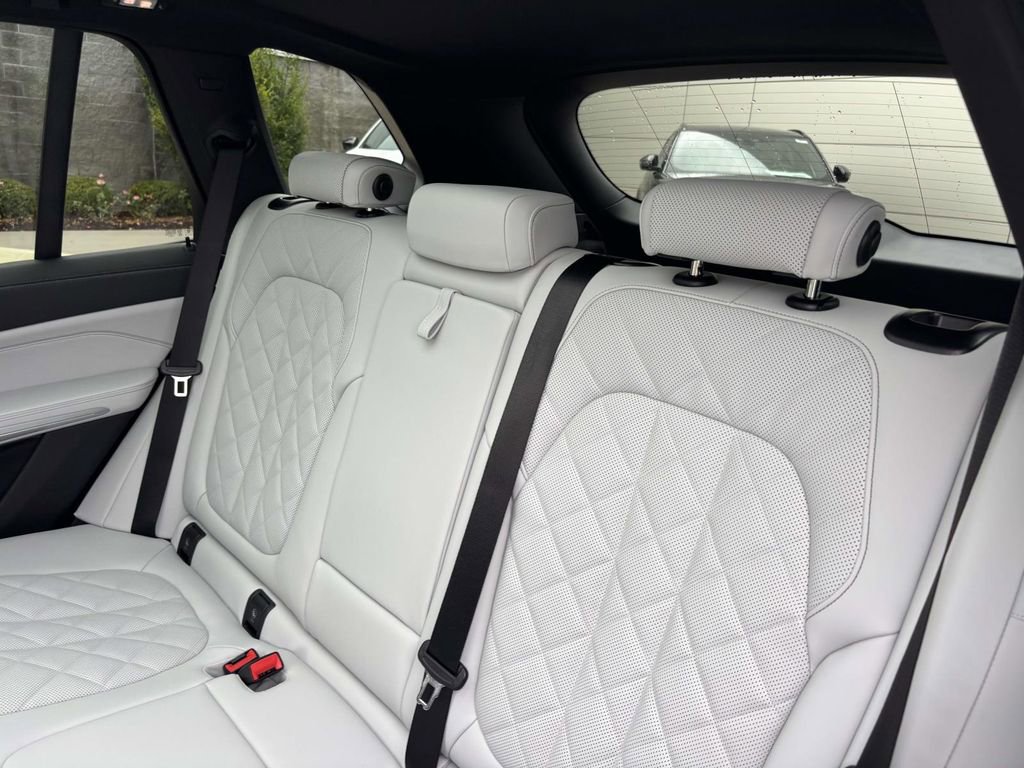 New 2026 BMW X5 xDrive40i w/ M Sport Package image 25