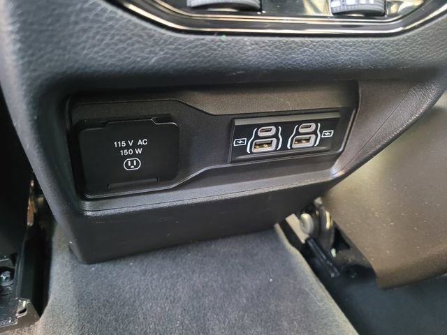 Used 2024 Jeep Grand Cherokee Altitude image 10